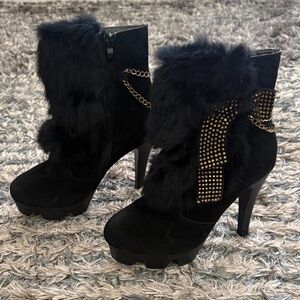 Black Faux Fur High-Heel Ankle Boots with Studded Ribbon & Chain